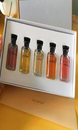 Set di fragranze per trucco di lusso di fascia alta 5 pezzi di profumo EDT con scatola 10 ml Set di profumi 5 in 1 con scatola premiersh270V9366250