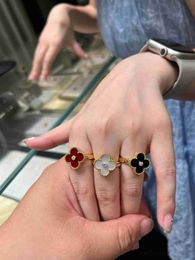 High-end luxe ringlicht luxe niche high-end klaver ring met vier blad met diamanten ingelegd 18k gouden cadeau voor vriendin laser