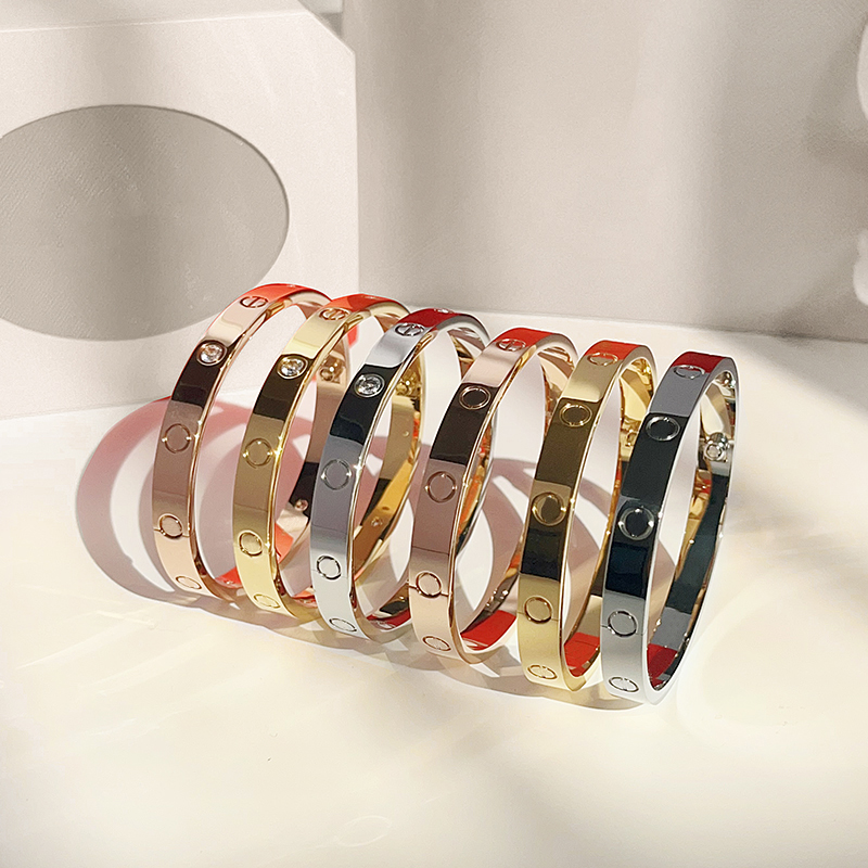 2023 Brand Brand Classic Designer Bracelet Bracelet de casal de moda europeia para mulheres de alta qualidade 316L Titanium Steel Bracelet Jewelry