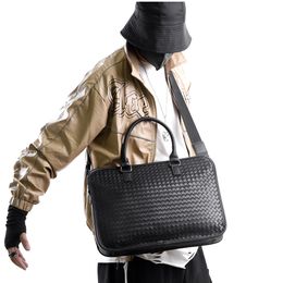 High End Messenger Back Bag Woven Bag Bag Bag Hand Bag Single Shoulder Mens Luxury Business Comercial portátil Bolsa tejida