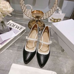 Ligne pour femmes de chaussures simples de qualité haut de gamme avec blocage des talons hauts, plate-forme imperméable, bloc de chaussures Mary Jane sculptées