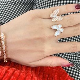 HAUTS HAUTS VANCEFE Brand Designer Rings for Women Fashion Fashion Simple and Fresh Style White Fritillaria Butterfly Ring avec du diamant comme cadeau d'anniversaire