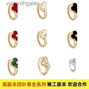 Haut de gamme de créateurs de marque Vancefe pour femmes High Version V Golden Four Leaf Grass Ring Red Jade Full Diamond Ring Top Grade Fine Designer Bijoux