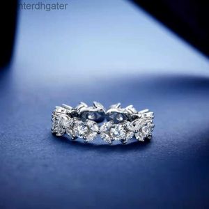 Anneaux de créateurs de marque Vancefe haut de gamme pour femmes Banne de diamant en forme de fleur en forme de cercle complet pour femmes Basic Diamond Ring S925 BIJOURS de concepteur de logo de marque senior