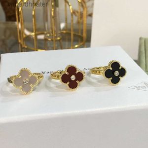 Haut de gamme Vancefe Brand Designer anneaux Femmes High Version V Golden Flower Clover Ring Femme S925 Silver Natural Designer Bijoux avec logo