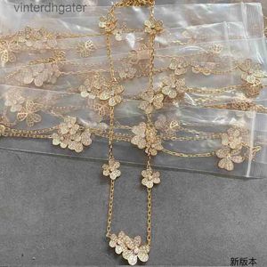 High -end Vancelfe Brand Designer Necklace v Gold Clover Necklace Wit goud Rose Gold High Carbon Diamond Sweet Lucky Trendy Designer Brand Sieraden