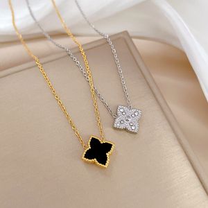 Velvet haut de gamme Body Titanium Steel Full Diamond Fleur à quatre feuilles Feuille minimaliste Fournace Real Gold Collier Femelle Ins Internet Cele