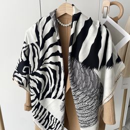 Écharpe en laine de soie zèbre velours haut de gamme femme hiver tout assorti chaud laine de soie écharpe carrée foulard de tempérament vente en gros vente directe d'usine