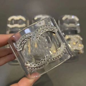 Résine transparent en acrylique large haut de gamme Bracelet populaire de diamant petit diamant classique de petit carré en Europe et en Amérique X74H