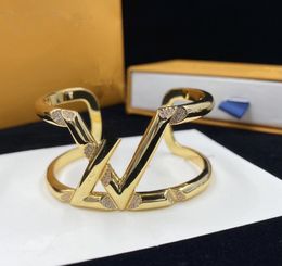 High-end dameshandgouden en zilveren armband open armbandbrief boetiek luxe armband