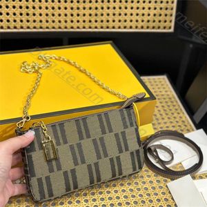 Diseñadores de alta moda Bolso de hombro Bolsos con etiqueta colgante de metal Bolso cruzado - Totes de embrague Monederos hobo Carteras de mano para mujeres y hombres