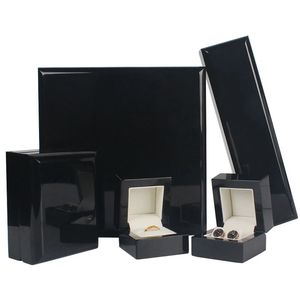 Caja de joyería con acabado de laca de Piano de alto brillo, anillo de boda de madera, pendientes, caja de joyería pequeña de lujo, vitrina de almacenamiento de regalo, 240110