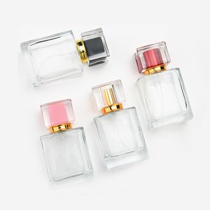 Botella de perfume recargable de vidrio cuadrado de 50 ml de alto grado Botellas de spray de bomba de atomizador de maquillaje colorido vacío WB2093
