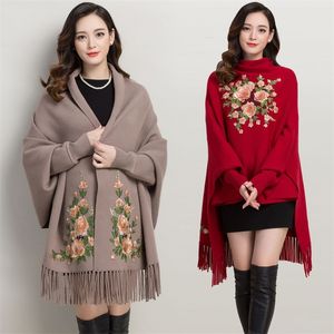 Châle en cachemire de haute qualité femme automne et hiver glands avec manches cape dans le long manteau épais chaud femmes Wrap Swing 210427