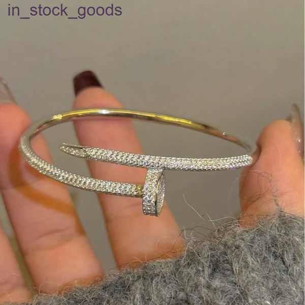 Bracelet de créateur de haute qualité S925 Sterling Silver Full Diamond Nail Bracelet Super Sparkling Bracelet Bouton Style Femmes Style Polyvalent