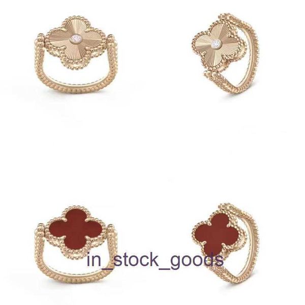 Anillos de diseñador de alto grado para mujer Vancleff Nuevo láser rojo Calcedony Volable V dorado Doble Flower Doble Clover Transporte original 1to1 con logotipo