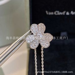 Hoogwaardige ontwerper Vancleff High Edition Lucky Diamond Necklace for Women 925 Silver Full Diamond Precision Edition Petal Pendant met kraagketen