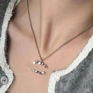 Colliers de perles de diamant de haute qualité Chaînes de créateurs bijoux pendentif chauffe femme conception lettre de marque 18K Gol