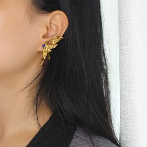 Boucles d'oreilles d'été de haute qualité, nouvelles boucles d'oreilles en pierre naturelle papillon vent rouge Internet avec, acier titane plaqué or, vente en gros, petites et populaires boucles d'oreilles