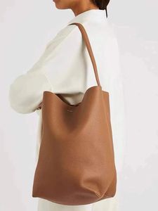 Sac fourre-tout du parc de sacs de haut rang Sac pour femmes Rose Kendall Hailey seau en cuir authentique seau Souchy Banana Half Moon Penholder