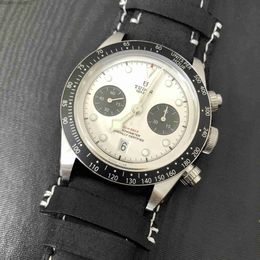 Version de haute qualité Tudery Designer Wristwatch Emperers Rudder 42 mm Précision en acier Face blanc Black Oeil Timing Machinery Mens Watch 79360 Beltcanvas Watches