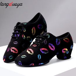 Chaussures de danse à talons hauts baskets femmes salle de bal chaussures de danse latine femme noir bout fermé chaussures de danse pour femmes Lip print 240124