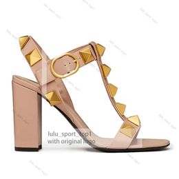 Moda de diseño de tacón de alta tacón Vestido de sandalia de tacón alto VT zapatos de alta calidad Correa de tobillo Roman Roman Strip Nude Strips Womens Vlogo Stiletto Block Heel 802