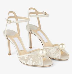 High Heel Marque de luxe Femmes Sacora Sandales Chaussures Perles Perles de cristal Talons hauts Cheville Strappy Party Robe de mariée Lady Gladiator Heeled Sandalias EU35-43 avec boîte