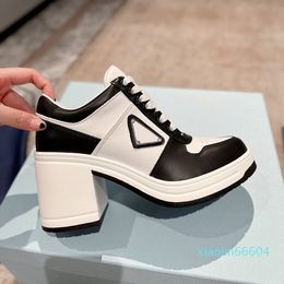 Chaussures en cuir ￠ talons hauts baskets sportives Femmes Plateforme ￩paisse semelle Sole Black Blanc Blanc Voyage d￩contract￩