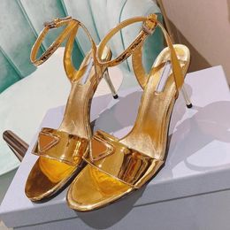 Sandalias de tacón alto para mujer Diseñador de lujo Hebilla triangular decorar Zapatos de vestir para mujer Cuero genuino de calidad superior 9 CM Tacones de metal Sandalias de tacón de aguja para mujer sexy