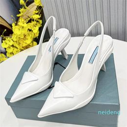 Chaussures à talons hauts chaussures de banquet en strass robe de luxe pour femme boucle triangle classique bande de cheville décorative 9CM chaussures à talons aiguilles 35-42