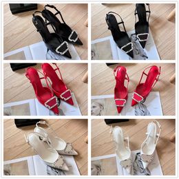 High Heels Hobe Shoes Designer Sandals Sneakers baskets Femmes Luxury Luxury Glitter Rivets en cuir breveté Fashion Noir blanc rouge 6cm 8cm Femme Chaussure de mariage avec boîte