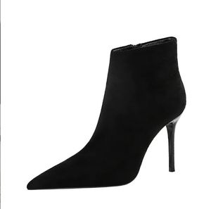 Chaussures habillées à talons hauts bottes nues à bout pointu chaussons noirs bottines à talons fins chaussures rétro pour dames bottes pour femmes chaussures pour filles pour la fête 34-40