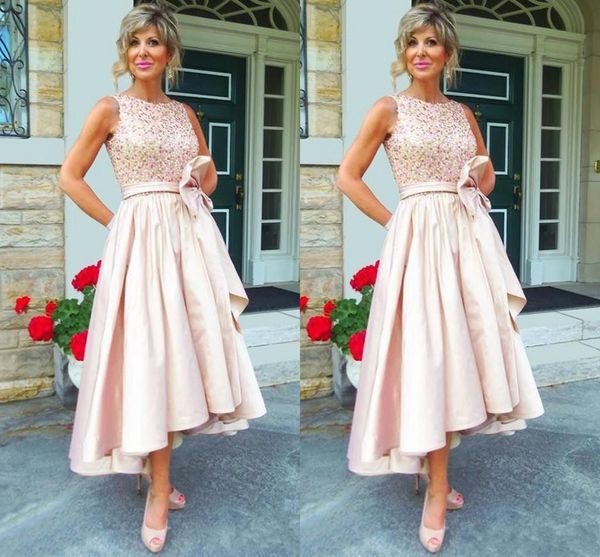 2020 Nouveau Pas Cher Mère De La Mariée Robes Bijou Cou Paillettes Cristal Satin Ceinture Haute Basse Invité De Mariage Robe Mère Robes Robes De Bal