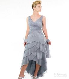 High Low Mother of the Bride Suits Dresses Vintage V Neck Tiered Chiffon Rok Gray Bruidegraden Women Party Dress Custom7582162