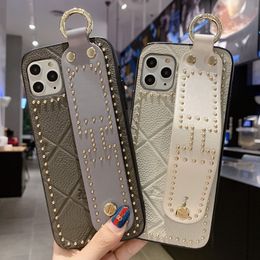 Hoge luxe designer glitter polsband kaart portemonnee kisten voor iPhone 14 13 12 11 Pro Max 7 8 plus beugelleren cover