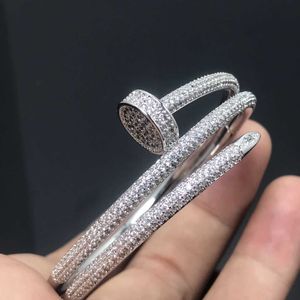 Niche de luxe, nouveau produit, trois cercles pleins de diamants, clous et étoiles, bracelet pour femme avec Logo