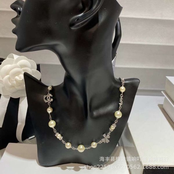 Designers Channeles Collier de perles hautes Pendentif camélia de montagne à quatre feuilles Chaîne de clavicule en relief grand-mère