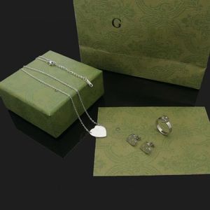 Hooggepolijste bruiloft sieraden set Eenvoudig hart Liefde Ringen Ketting Oorbellen Goud Zilver Roos Roestvrij Staal Paar Ringen Mode Vrouwen Designer Sets Groothandel