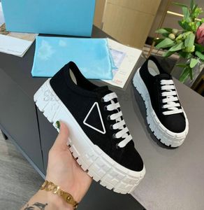 Femmes Luxurys Designer Nylon Chaussure Double Roue Toile Sneakers Re-Nylon Hauteur Increasin Chaussures Triangle logo Chunky Rubber Sole