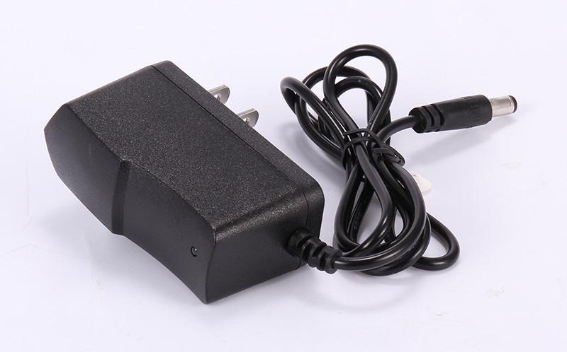 Högkvalitativ 100-240V till 9V 1A Power Adapter Supply 9 V Daptor EU / US Plug DHL Gratis frakt IC-skydd