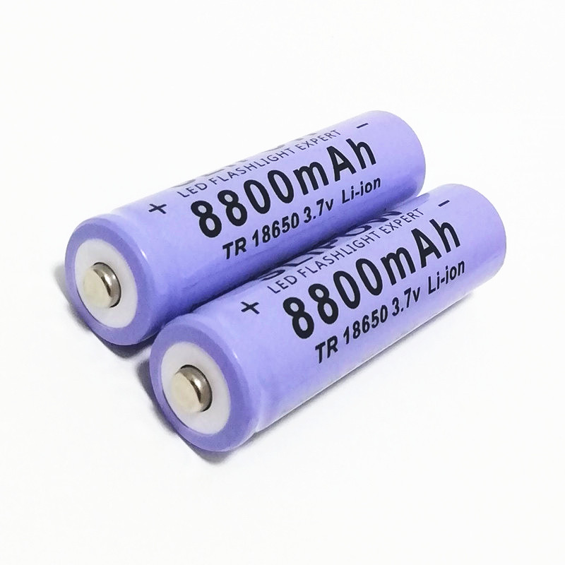 Batteria al litio piatta / appuntita 18650 8800mAh 3.7V di alta qualità, può essere utilizzata in torce luminose / forbici da barbiere BATTERIA e così via.