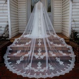 Hoge kwaliteit 2019 bruiloft sluier kant geappliceerd enkele laag bruids sluiers met kam 3 meter lang goedkoopste kapel lengte wit ivoor sluier