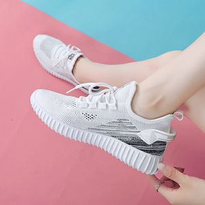 Haute Qualité Arrivée Tricot Chaussures De Course Hommes Femmes Sport Tennis Coureurs Triple Noir Gris Rose Blanc En Plein Air Baskets Eur 35-40 WY11-1766