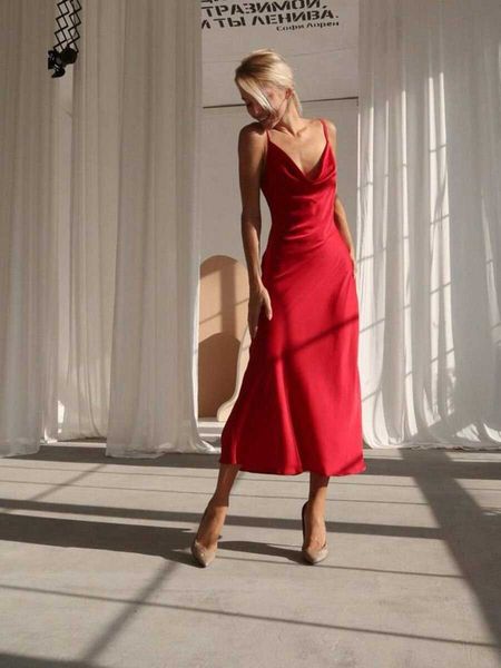 Alta calidad 2022 nuevo diseño moda damas sólido profundo cuello en v vestido casual de negocios vestido de mujer