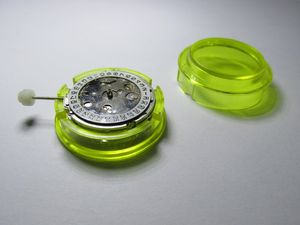 Kits de réparation de montres de haute qualité 2813 A2813 avec date MOUVEMENT DE MONTRE MÉCANIQUE AUTOMATIQUE pour HOMMES FEMMES WRISTWATCH FIX pièces accessoire