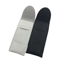 Paquete de funda para dardos de alta calidad, 2 uds., bolsa para dardos, Material de cuero Artificial, accesorios para dardos en blanco y negro