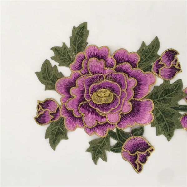 Broderie à fleurs 3D de haute qualité en dentelle en dentelle en dentelle en dentelle et ornements coudre des robes de collier en dentelle bricolage accessoires à aiguille