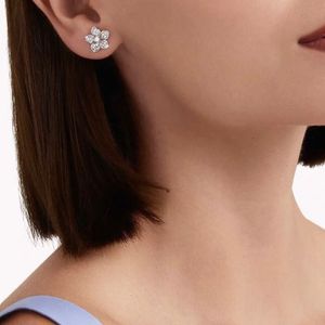 Boucles d'oreilles à étalons de diamant blanc 925 de haute qualité Sterling Silver White Diamond pour filles