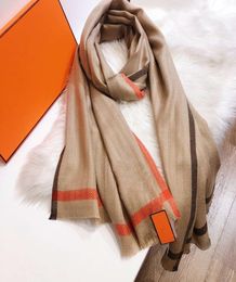 Hoge kwaliteit herfstwinter 2020 Nieuw modemerk kasjmier sjaal eeuwige klassieke ultralange sjaals mode dameswarme sjaals desig3798535